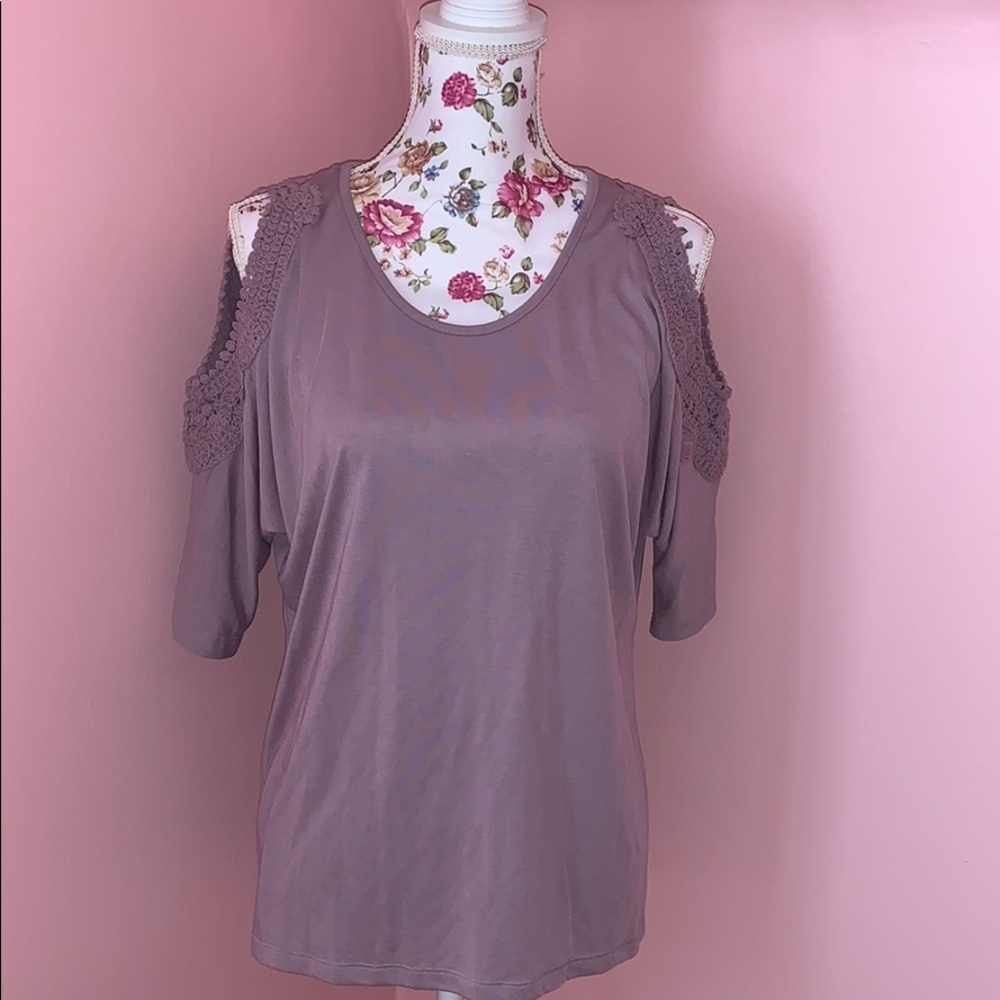 Rue 21 top with crochet detail/shoulder cut out